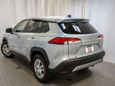 Certified 2022 Toyota Corolla Cross L image 4