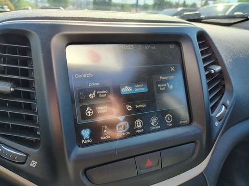 Used 2016 Jeep Cherokee Limited FWD image 16