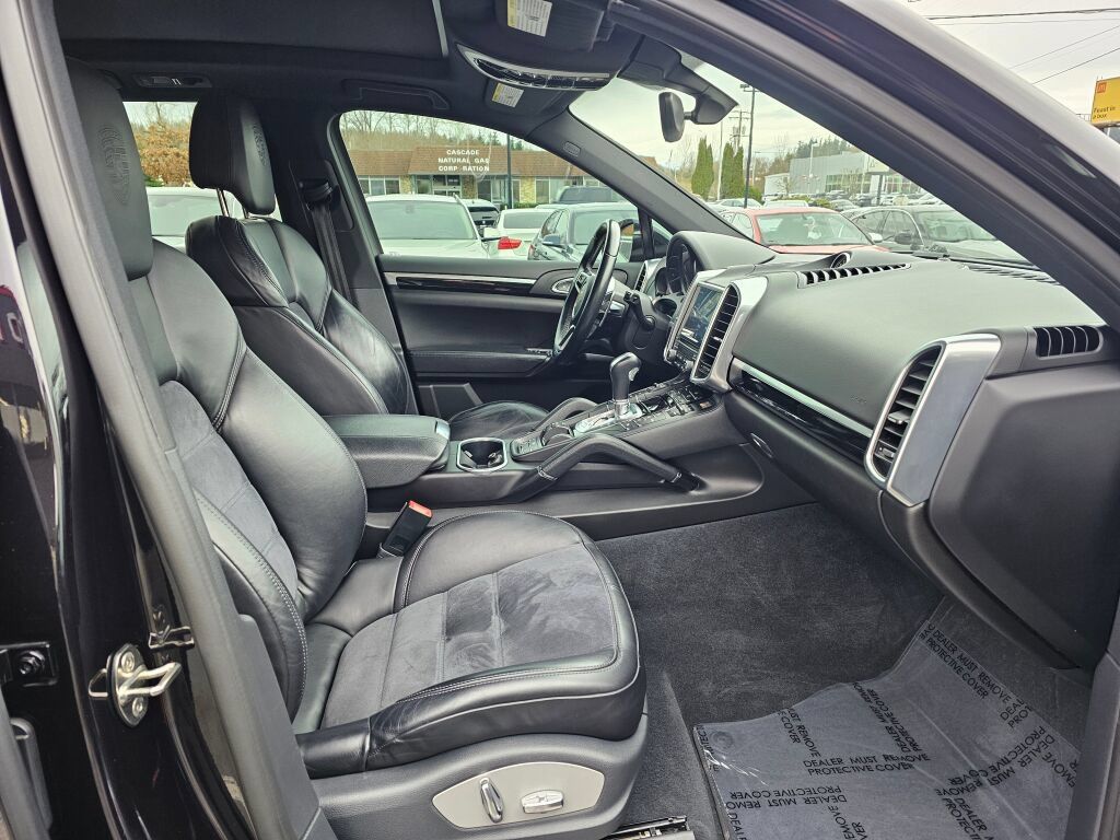 Used 2018 Porsche Cayenne Platinum Edition AWD/4WD image 10