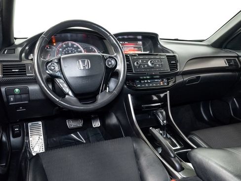 Used 2017 Honda Accord Sport image 7
