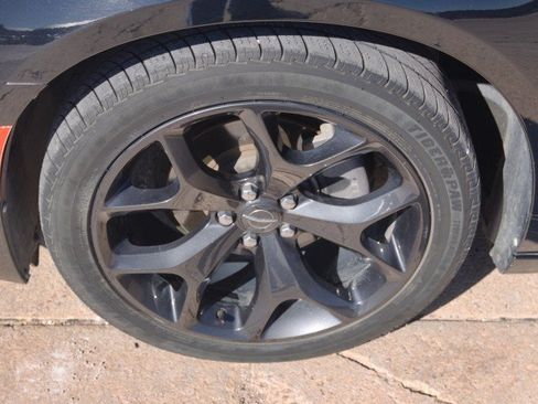 Used 2021 Chrysler 300 Touring w/ Sport Appearance Package RWD image 11