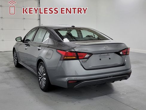 Used 2025 Nissan Altima 2.5 SV FWD image 6
