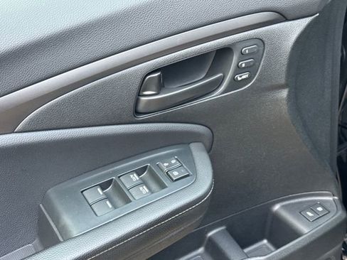 Used 2023 Honda Passport EX-L image 5