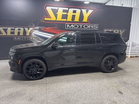Used 2024 Chevrolet Traverse RS w/ LPO, Floor Liner Package image 2