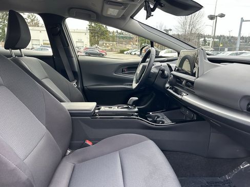 Certified 2025 Toyota Prius LE image 16