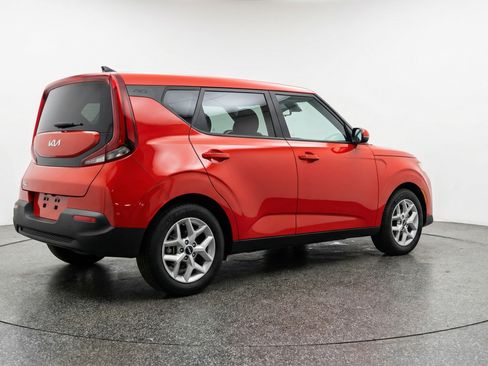 Used 2025 Kia Soul LX w/ LX Technology Package image 9
