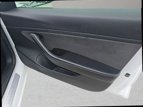 Used 2018 Tesla Model 3 Long Range image 21