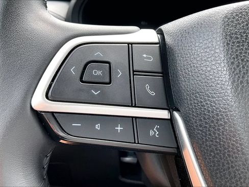 Used 2025 Toyota Grand Highlander AWD image 16
