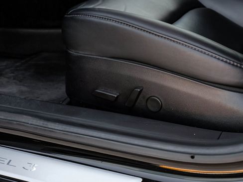 Used 2019 Tesla Model 3 Performance image 39