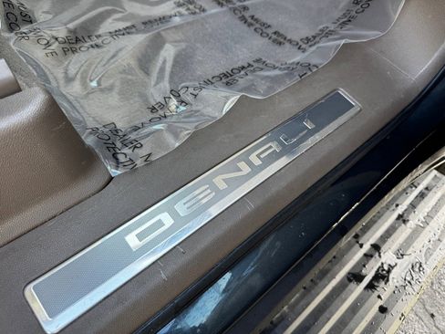 Used 2021 GMC Yukon Denali w/ Denali Ultimate Package image 22