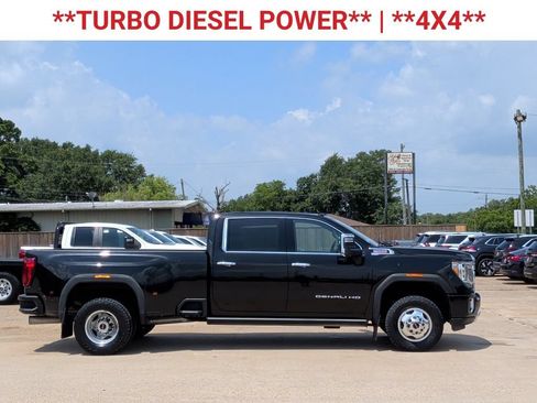 Used 2022 GMC Sierra 3500 Denali w/ Denali Ultimate Package AWD/4WD image 10