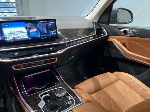 Used 2023 BMW X7 xDrive40i image 41