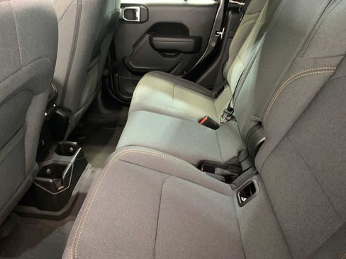 Used 2025 Jeep Gladiator Sport image 5