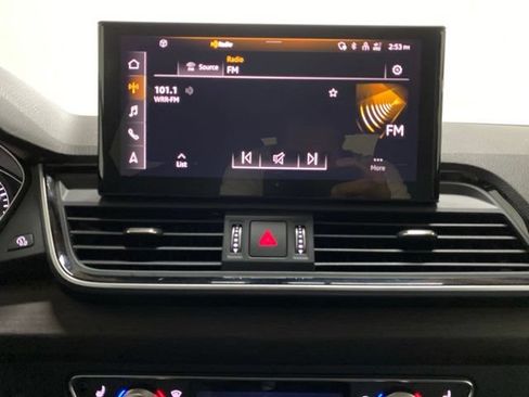 Used 2023 Audi Q5 2.0T Premium w/ Convenience Package AWD/4WD image 44