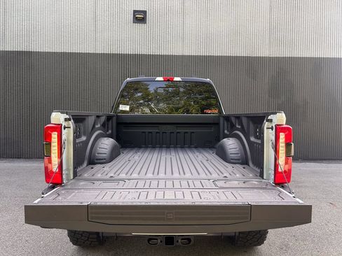 New 2026 Ford F250 Lariat w/ Black Appearance Package AWD/4WD image 19