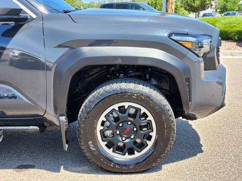 Used 2025 Toyota Tacoma TRD Off-Road w/ TRD Off Road Premium Package AWD/4WD image 7