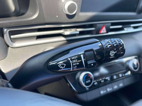 Certified 2023 Hyundai Elantra SEL FWD image 24