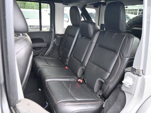 Used 2021 Jeep Wrangler Unlimited Rubicon AWD/4WD image 8
