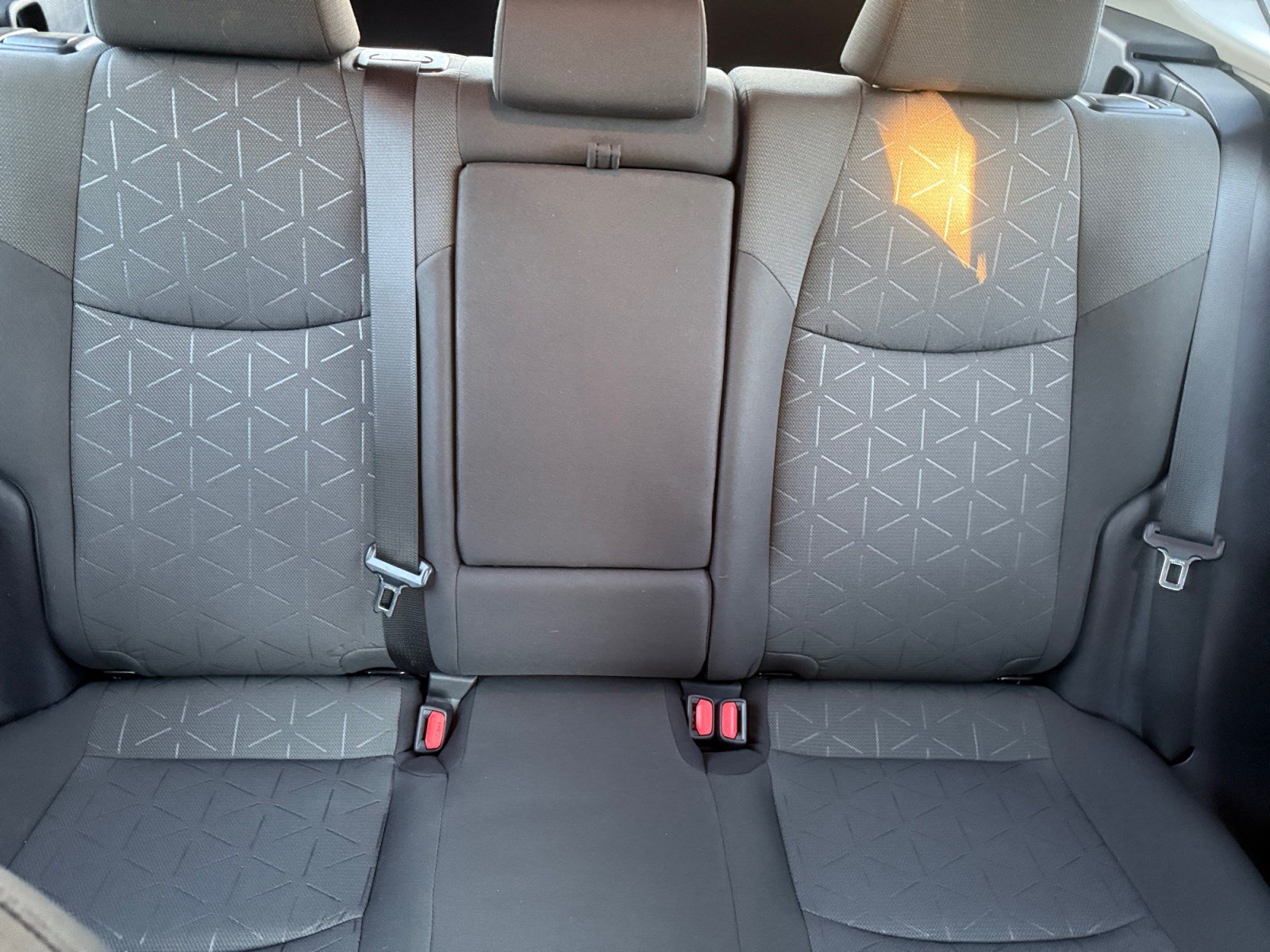 Used 2021 Toyota RAV4 XLE w/ XLE Grade Weather Package AWD/4WD image 18