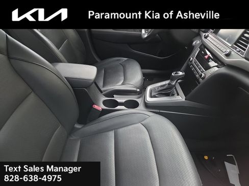 Used 2017 Hyundai Elantra Limited w/ Limited Ultimate Package 05 FWD image 4