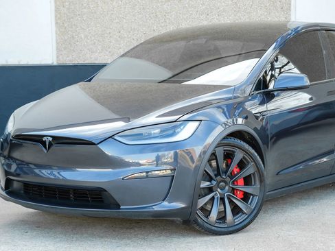 Used 2023 Tesla Model X Plaid image 3