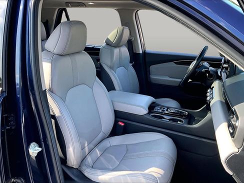 Certified 2025 Honda Pilot Touring image 41