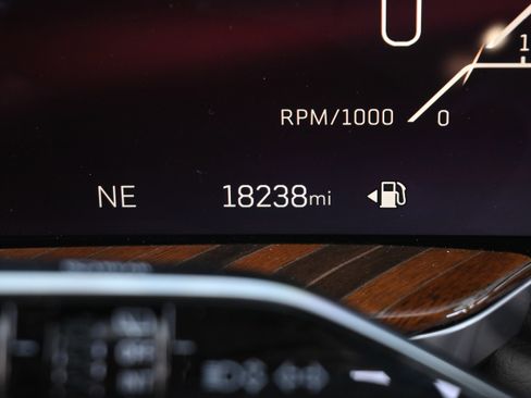 Used 2025 Cadillac Escalade ESV Sport Platinum w/ LPO, ONYX Package image 13