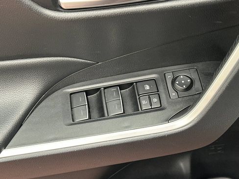 Used 2025 Toyota RAV4 XLE FWD image 15