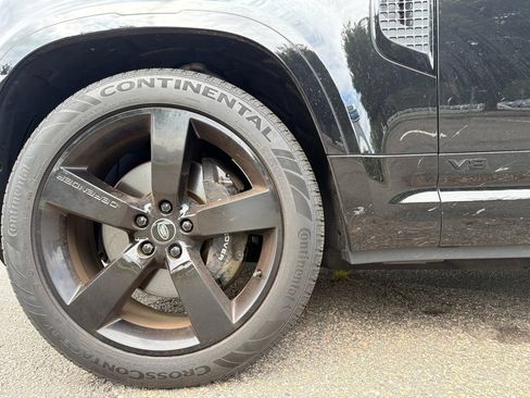 Used 2025 Land Rover Defender 130 V8 AWD/4WD image 3