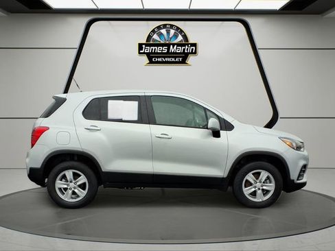 Certified 2022 Chevrolet Trax LS w/ Tint and Cruise Package image 4