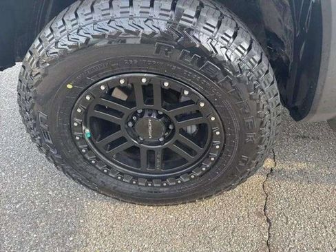 Used 2020 Toyota Tacoma TRD Off-Road w/ Technology Package image 25