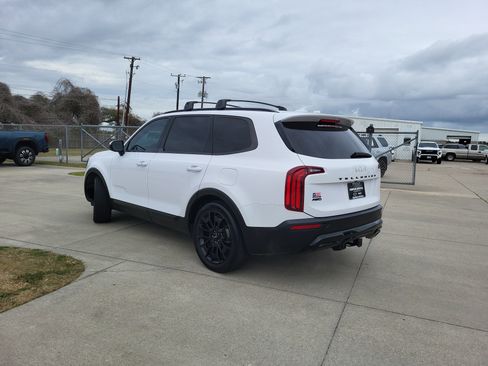 Used 2022 Kia Telluride SX w/ SX Prestige Package image 7