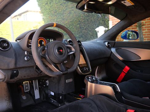 Used 2018 McLaren 570S Coupe image 8