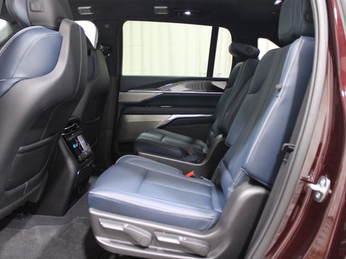 New 2025 Cadillac Escalade IQ Luxury 2 image 28