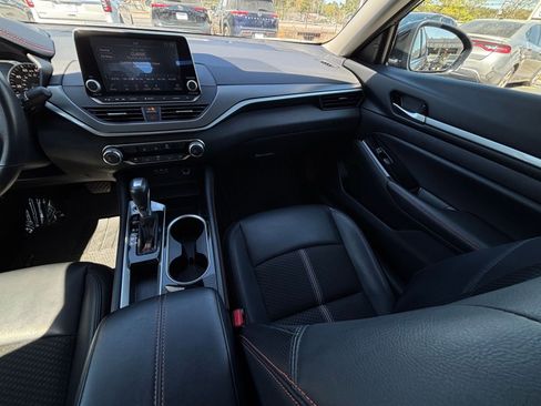 Used 2025 Nissan Altima 2.5 SR image 37