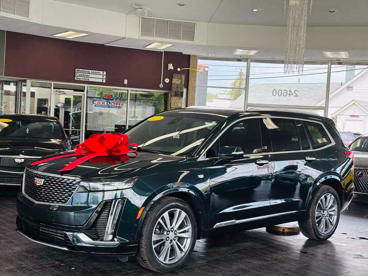 Used 2024 Cadillac XT6 Premium Luxury w/ Technology Package FWD image 20