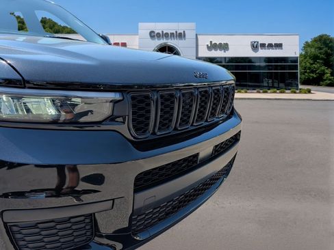 Used 2023 Jeep Grand Cherokee L Laredo AWD/4WD image 10