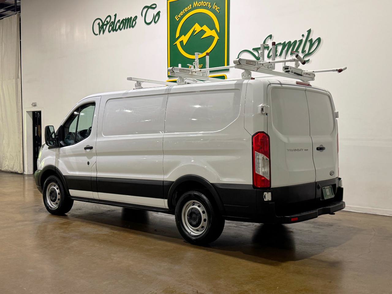 Used 2019 Ford Transit 150 130 Low Roof RWD image 6