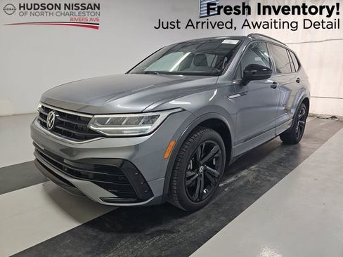 Used 2023 Volkswagen Tiguan SE R-Line FWD image 1