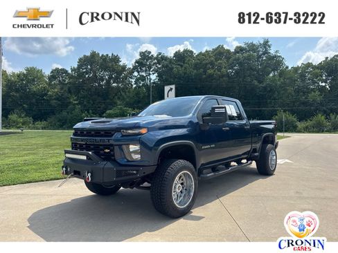 Used 2022 Chevrolet Silverado 2500 Custom w/ Custom Convenience Package AWD/4WD image 1