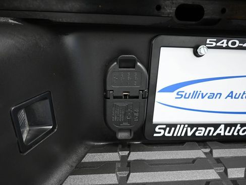 Used 2023 Nissan Frontier PRO-4X w/ Technology Package image 49