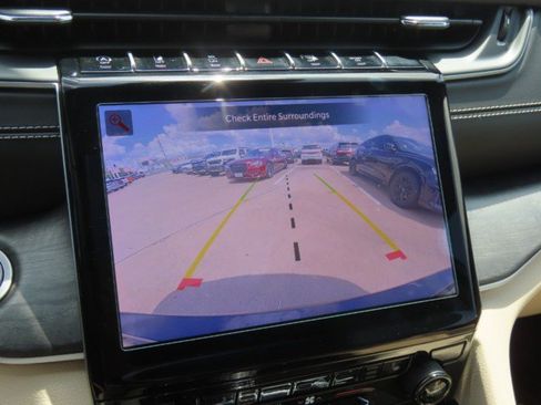Used 2025 Jeep Grand Cherokee L Limited RWD image 30