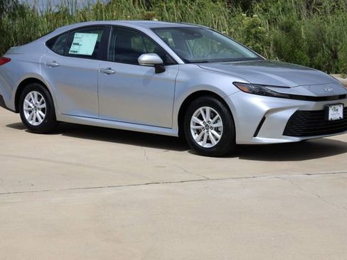 New 2026 Toyota Camry LE FWD image 1