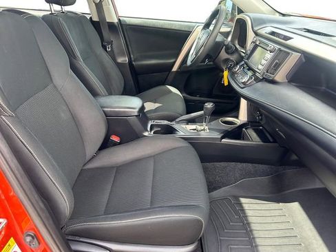 Used 2015 Toyota RAV4 XLE AWD/4WD image 16