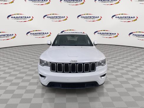 Used 2021 Jeep Grand Cherokee Laredo AWD/4WD image 3