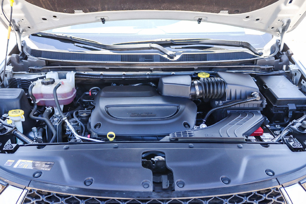 Used 2024 Chrysler Pacifica Touring-L FWD image 31