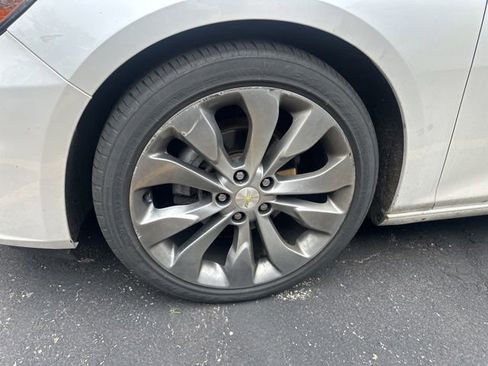 Used 2016 Chevrolet Malibu Premier w/ Driver Confidence Package FWD image 15