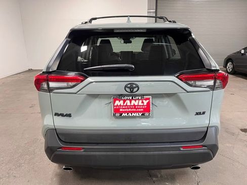 Used 2019 Toyota RAV4 XLE Premium w/ Carpet Mat Package image 3