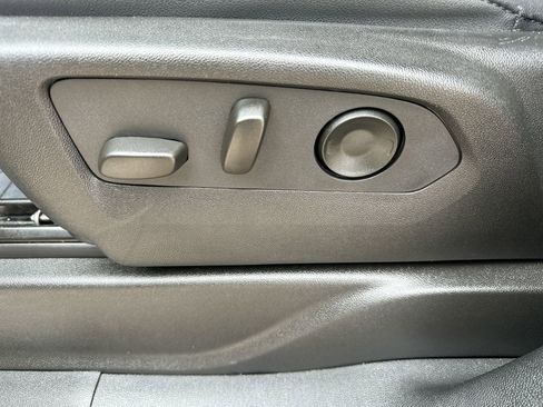 Used 2025 Chevrolet Tahoe LT AWD/4WD image 12