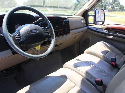 Used 2005 Ford F250 Lariat AWD/4WD image 9